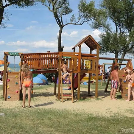 Nyaraló Holiday Balatonlelle/balaton 19066 *